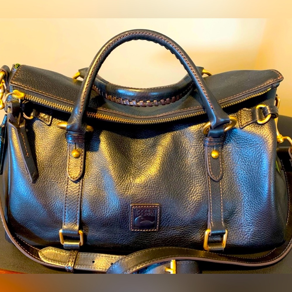 Dooney & Bourke large florentine bag. Gorgeous condition.